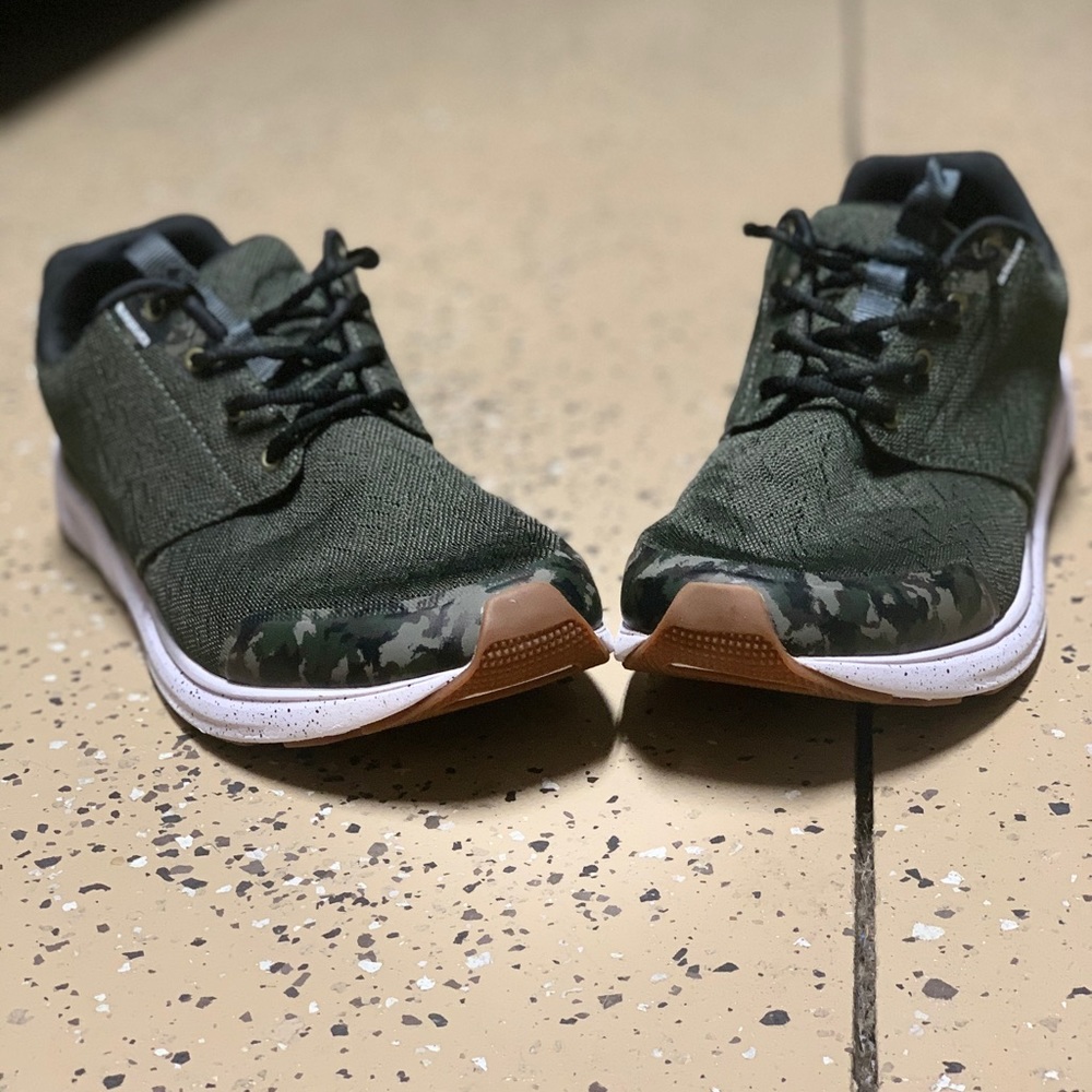 Quicksilver camouflage shoes